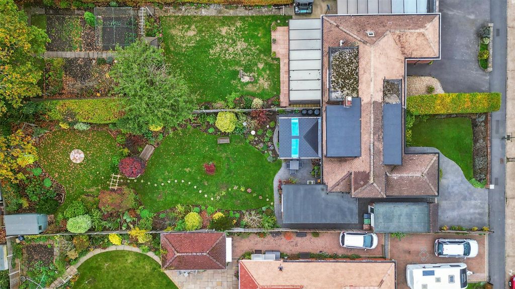 Property photo 2 of 18 Picture No. 16