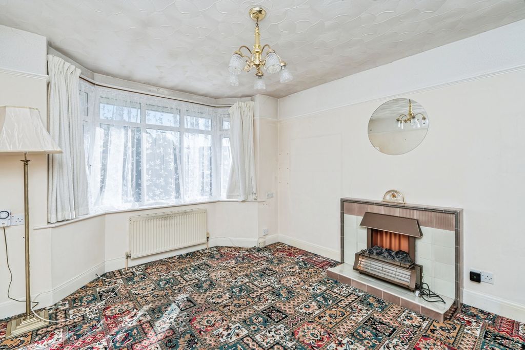 Property photo 3 of 21 Photo