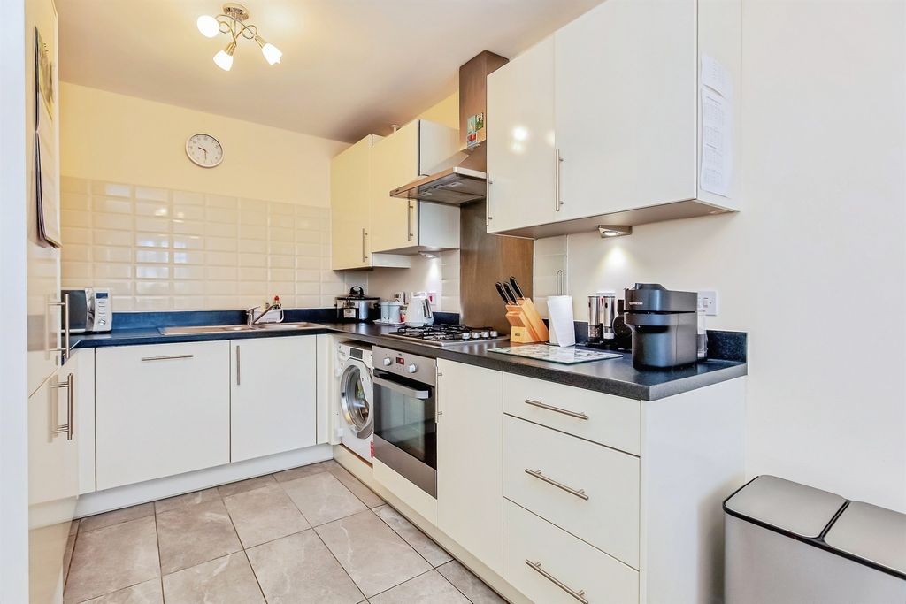 Property photo 2 of 19
