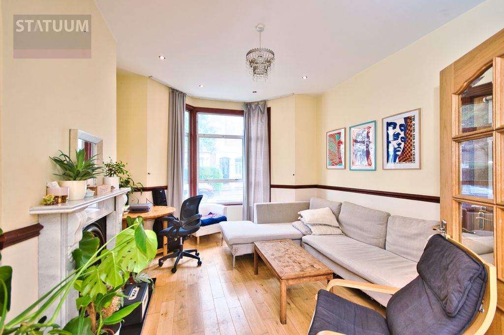 Property photo 2 of 18