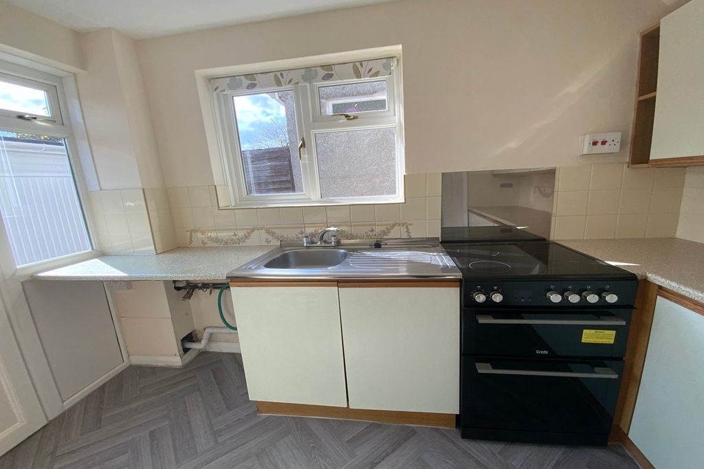 Property photo 2 of 22 Kitchen