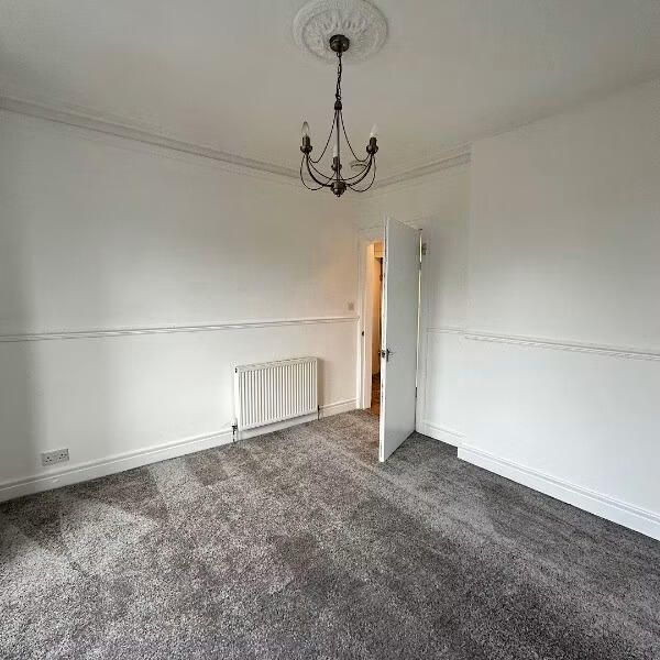 Property photo 2 of 9 Bedroom