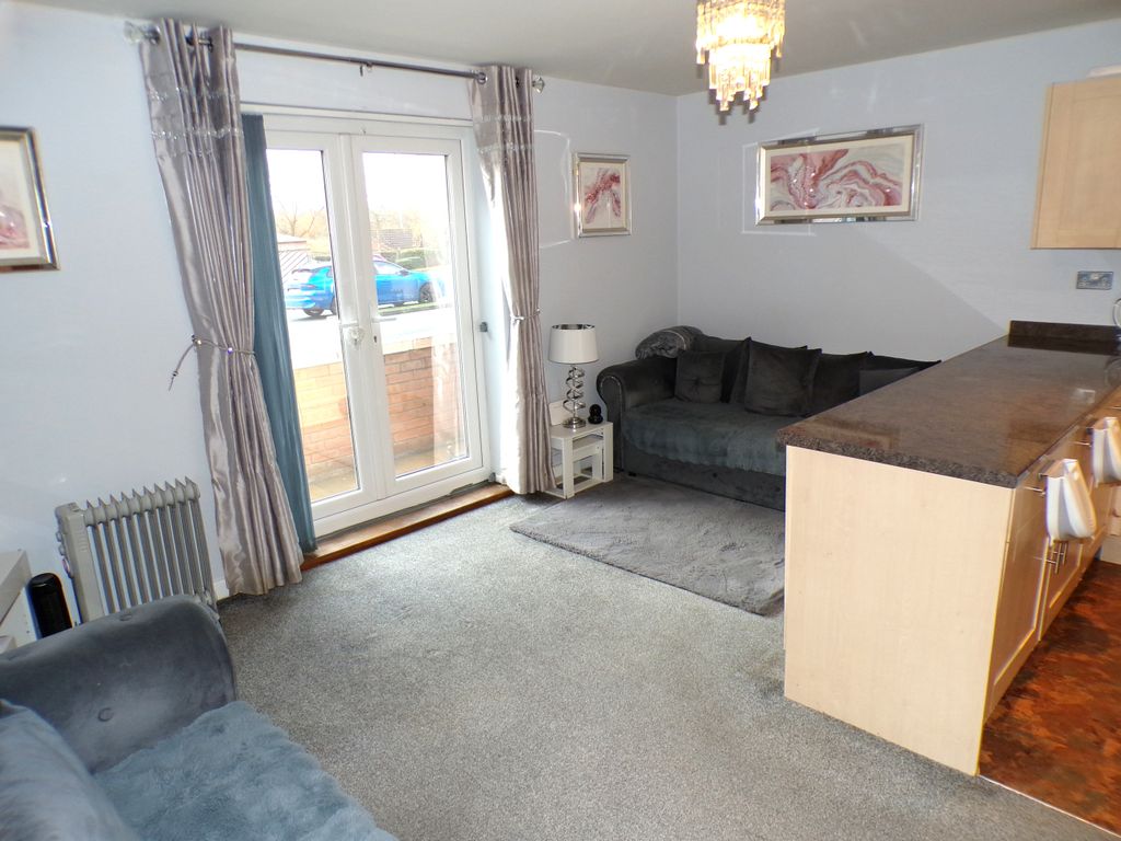 Property photo 2 of 8