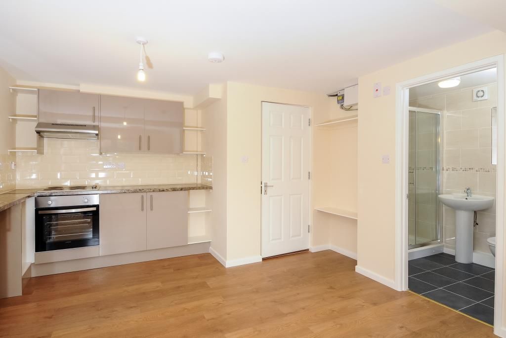 Property photo 3 of 10 Kitchen