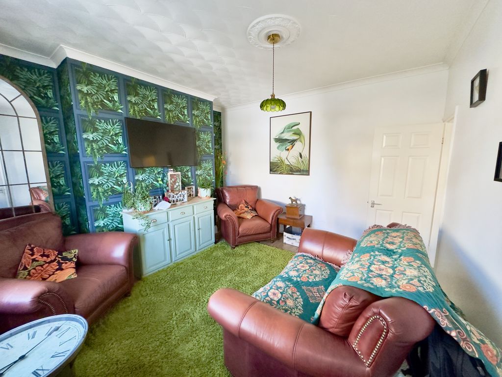 Property photo 2 of 27