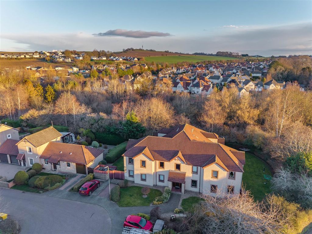 Property photo 2 of 16 23 Braemar Gardens Bf-2.Jpg