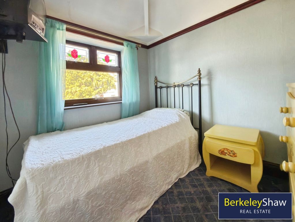 Property photo 2 of 14 Bedroom 3