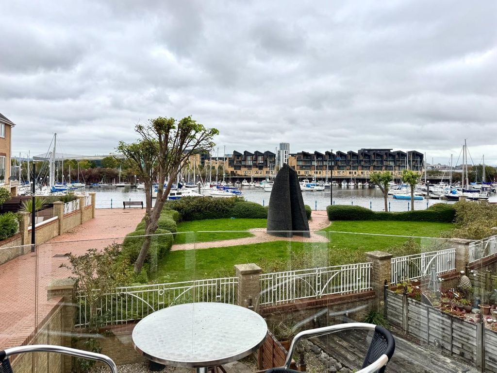 Property photo 2 of 30 View