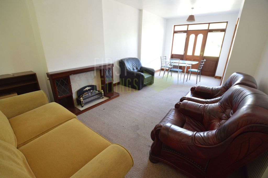 Property photo 1 of 9 Lounge