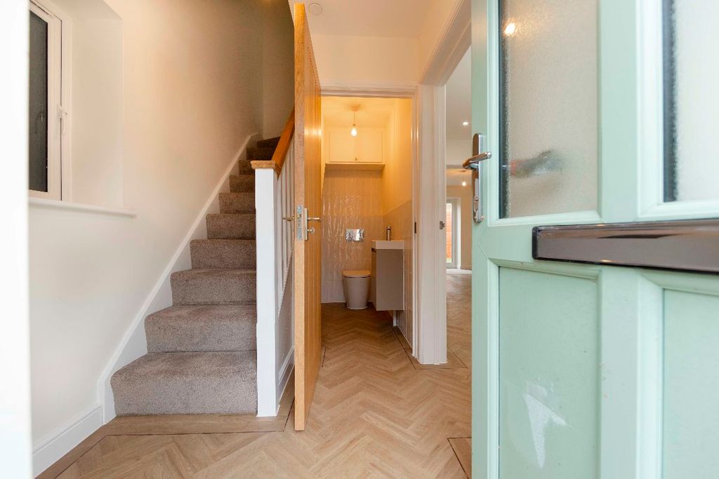 Property photo 3 of 43