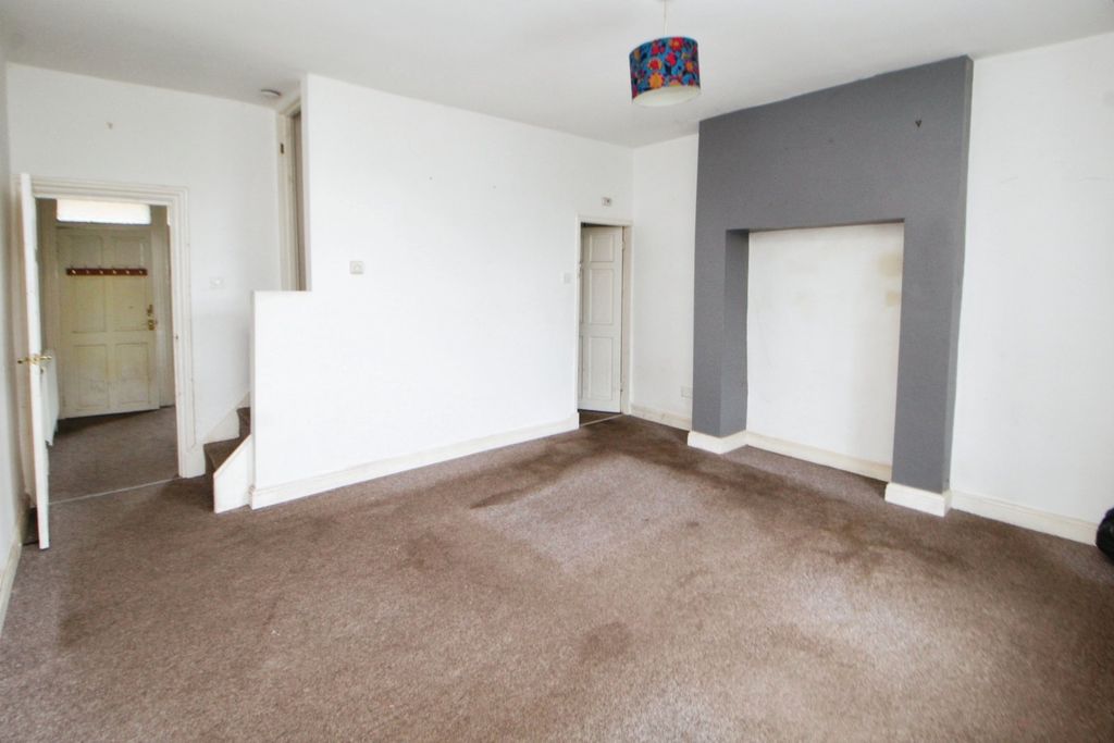 Property photo 3 of 6 Picture No. 05