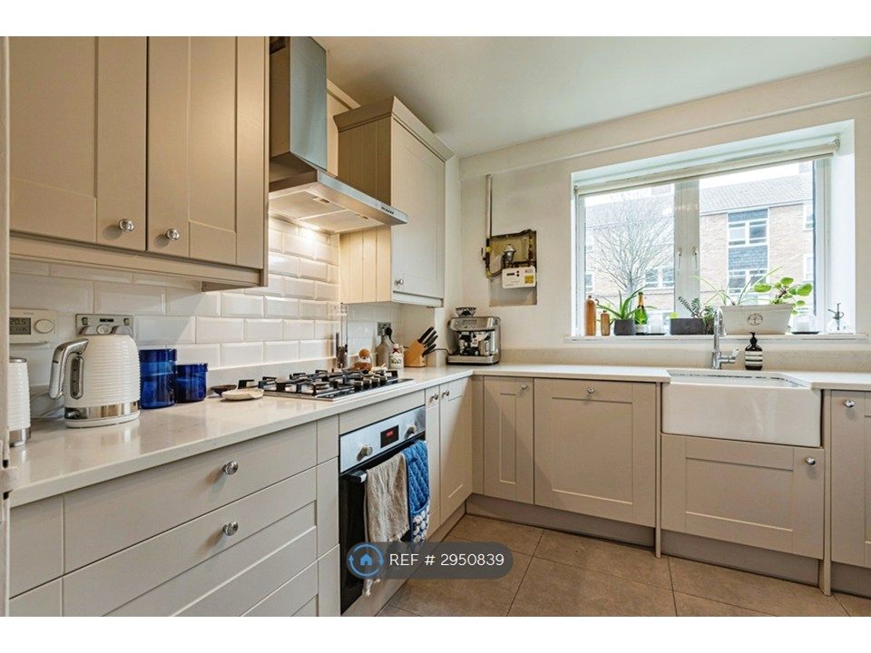 Property photo 2 of 20 Kitchen