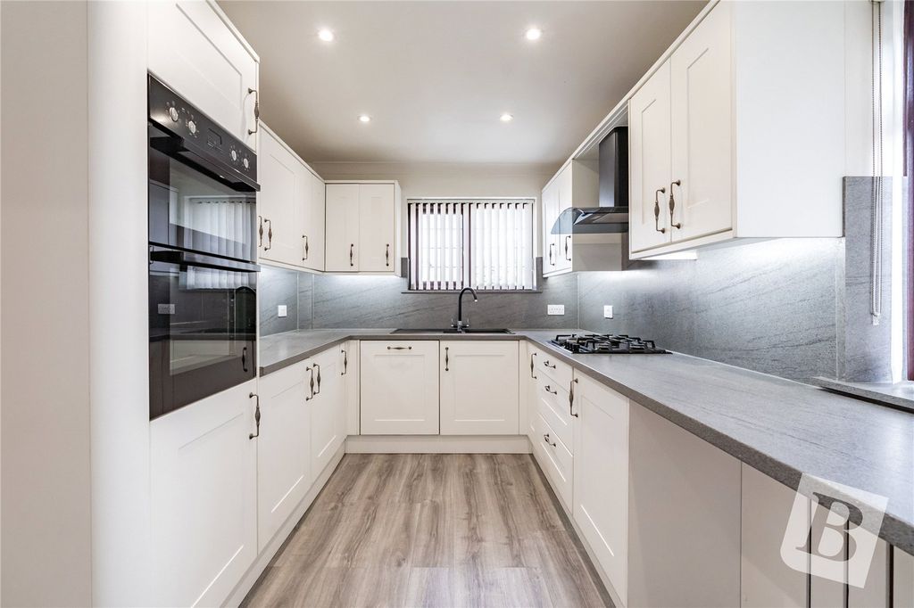 Property photo 2 of 16 Kitchen