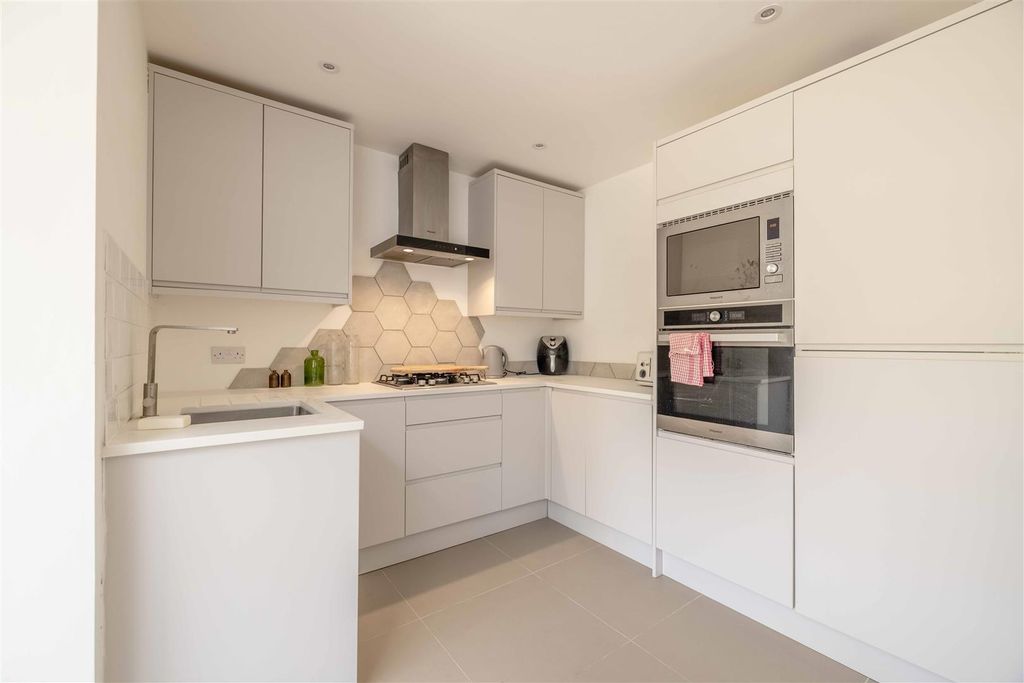 Property photo 3 of 12 41Rs (13 Of 23).Jpg