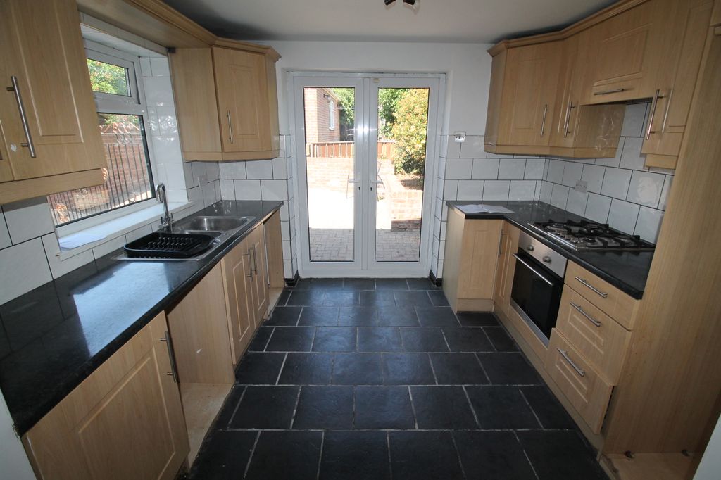 Property photo 3 of 13 Img_2384