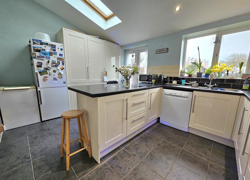 Property photo 2 of 15