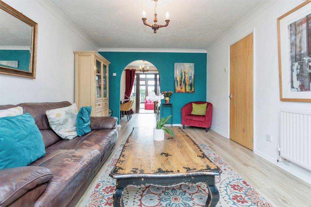 Property photo 3 of 15