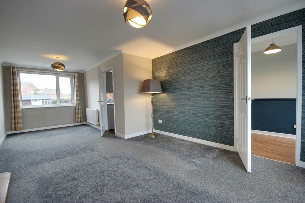 Property photo 2 of 17 1 Lounge B