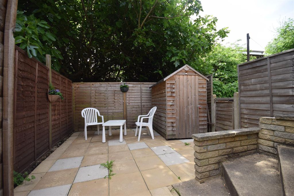 Property photo 2 of 11