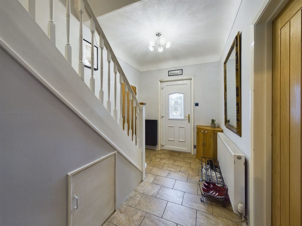 Property photo 2 of 34