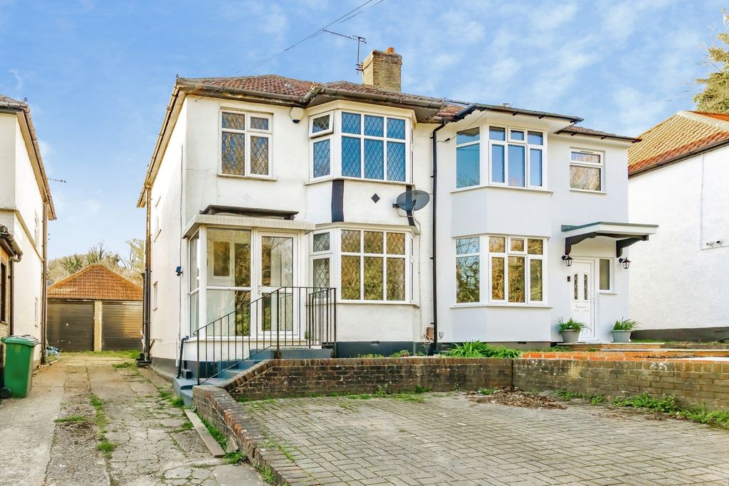 Property photo 1 of 10 Front