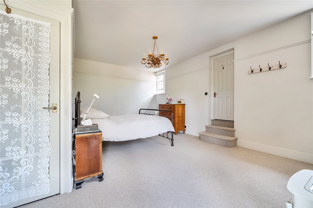 Additional image 7 of 4 bed flat for saleHigh Street, Headley, Hampshire GU35