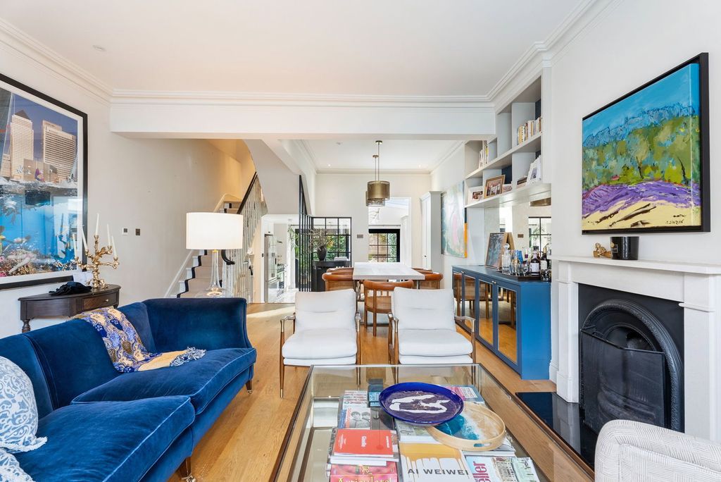 Property photo 2 of 22