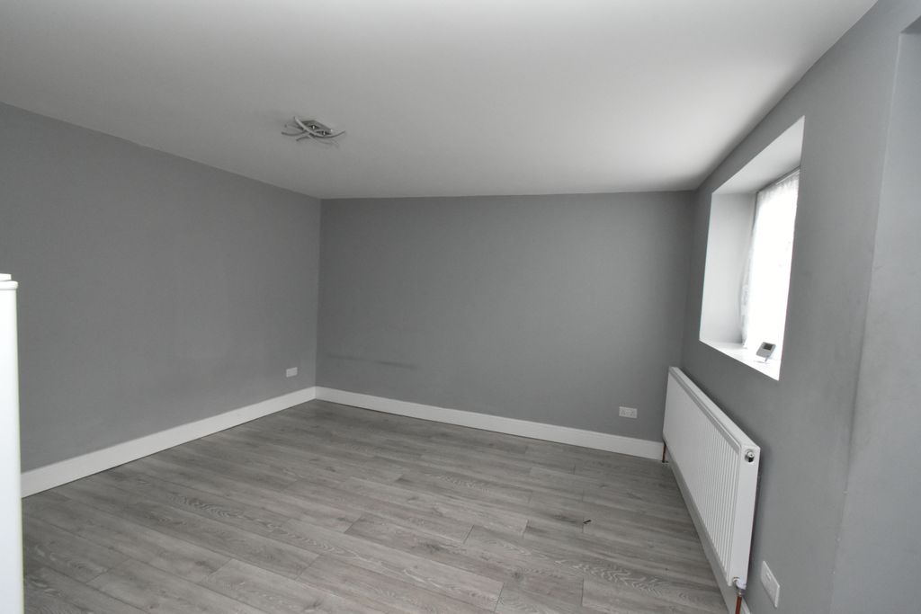 Property photo 3 of 5 Gallery