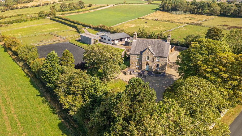 Property photo 1 of 34