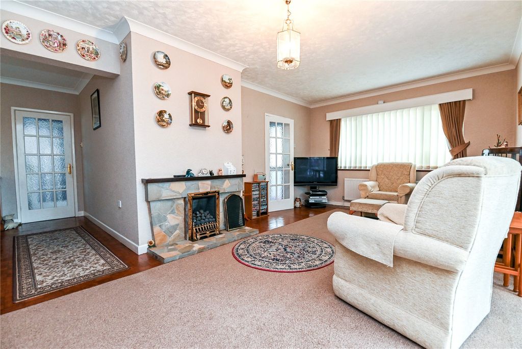 Property photo 3 of 19 Picture No. 04