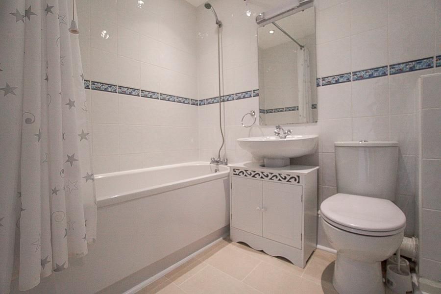 Property photo 3 of 12 Bathroom