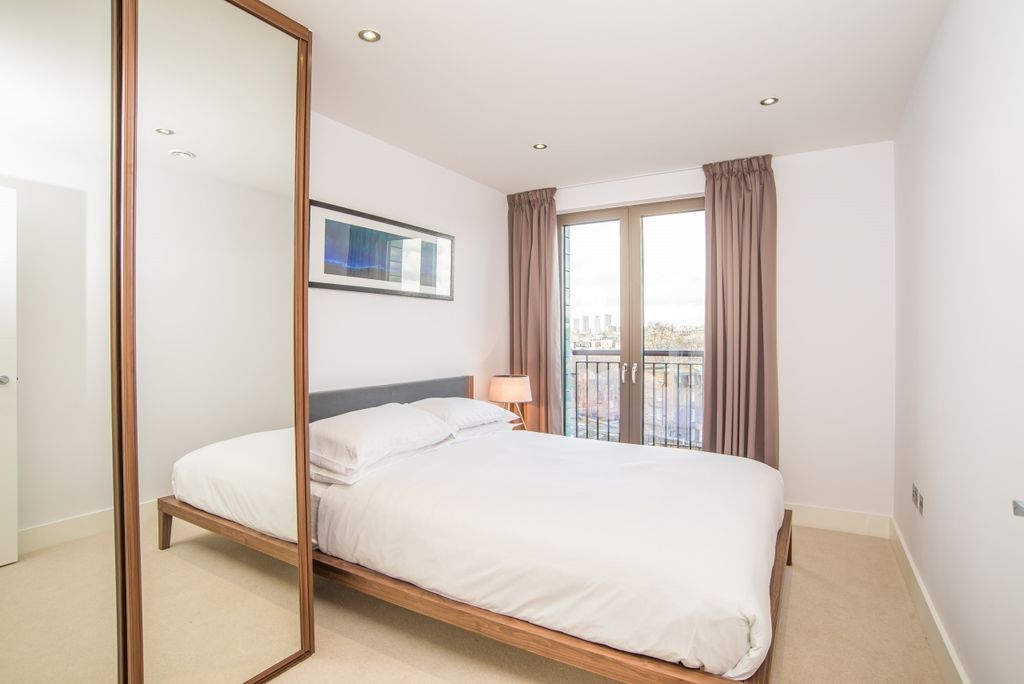 Property photo 3 of 6 Bedroom