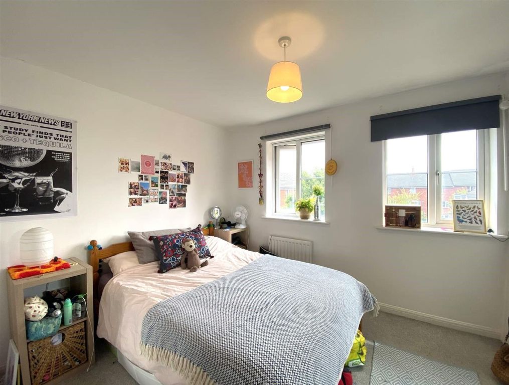 Property photo 3 of 15 Bedroom 7.Jpg