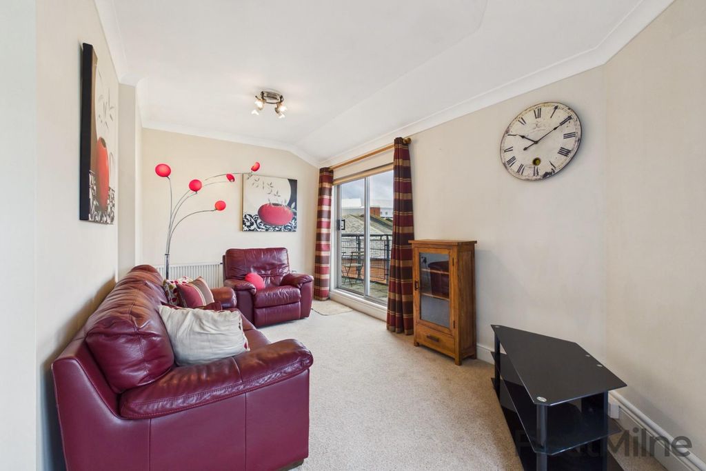 Property photo 1 of 20 Open Plan Living / Dining Area