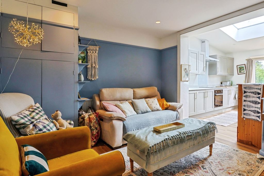 Property photo 3 of 17 Pbox-Img.Jpg