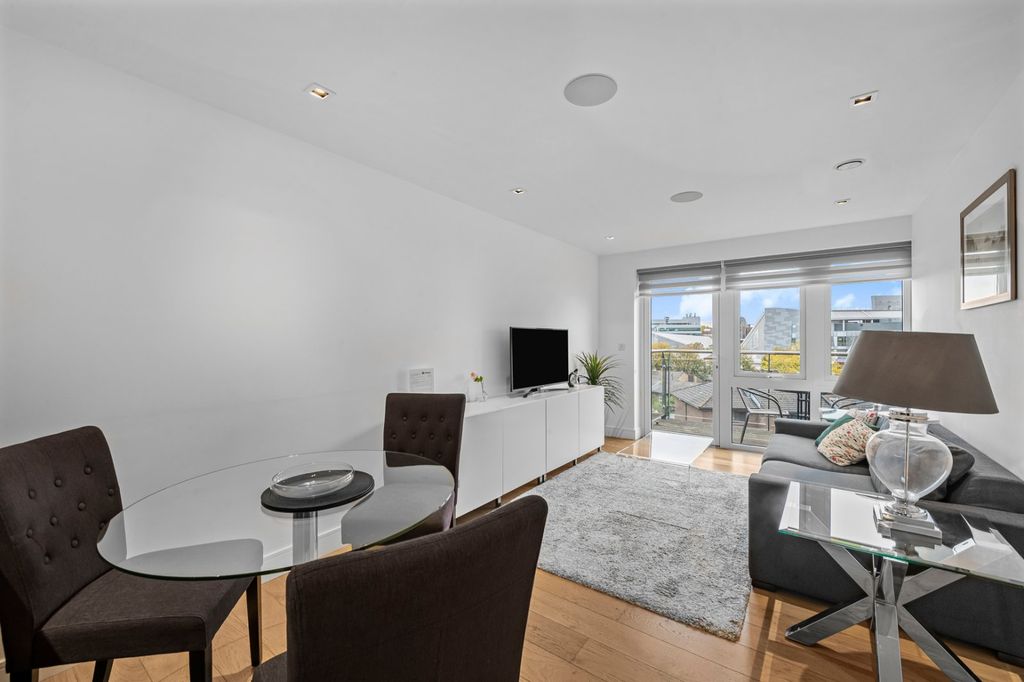 Property photo 2 of 9