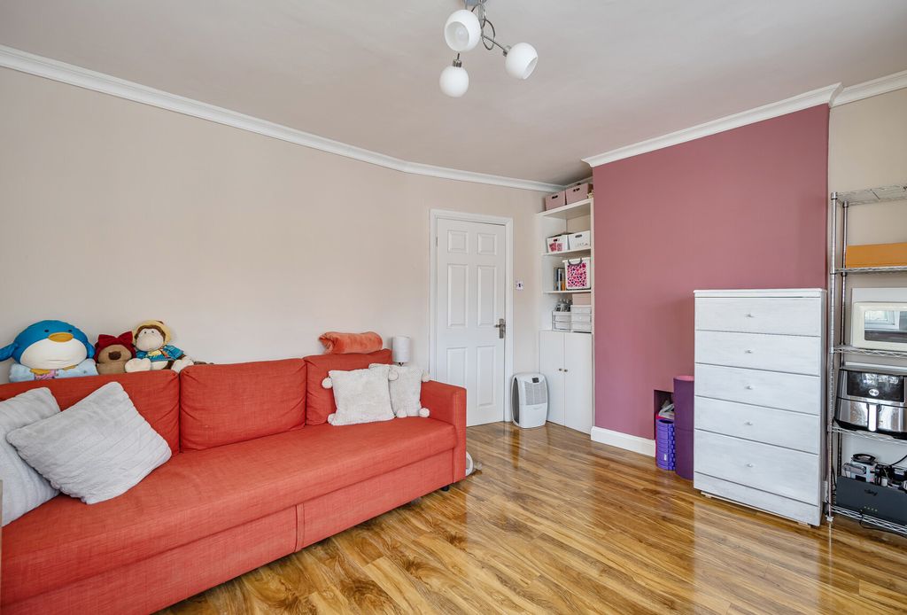 Property photo 3 of 8 1425093-3-69Aef83...