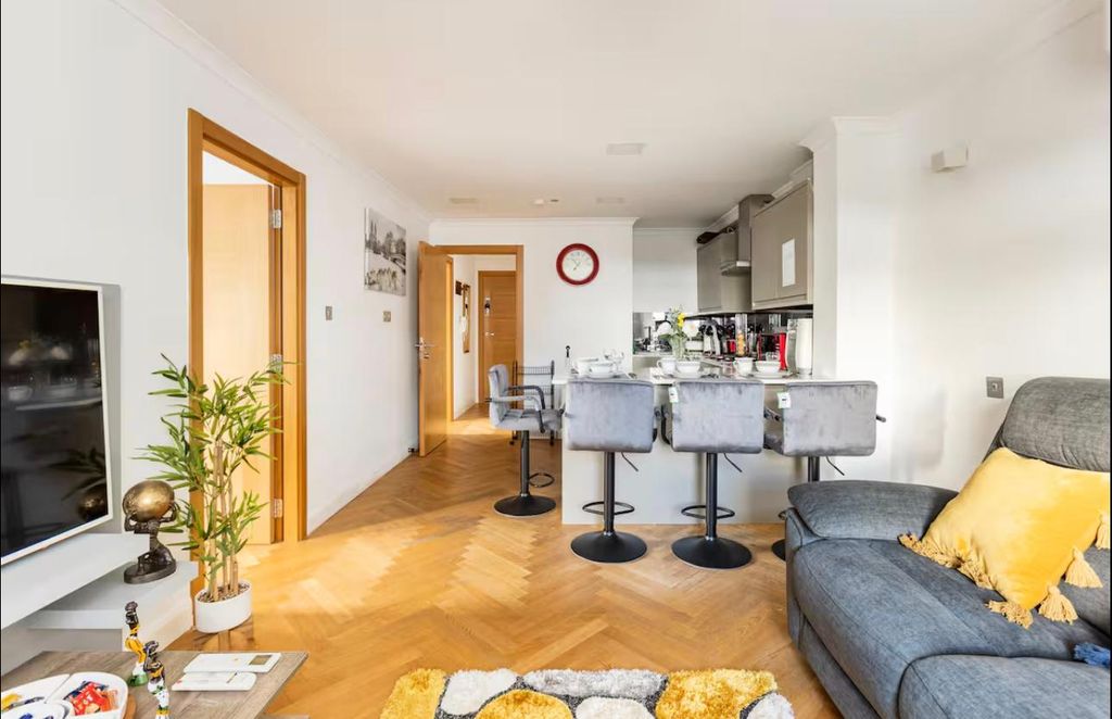 Property photo 1 of 20