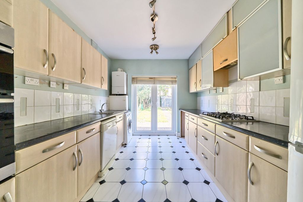 Property photo 3 of 17 1332149-12-68877E...