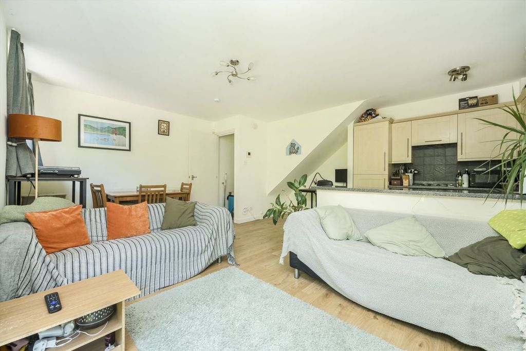 Property photo 3 of 7