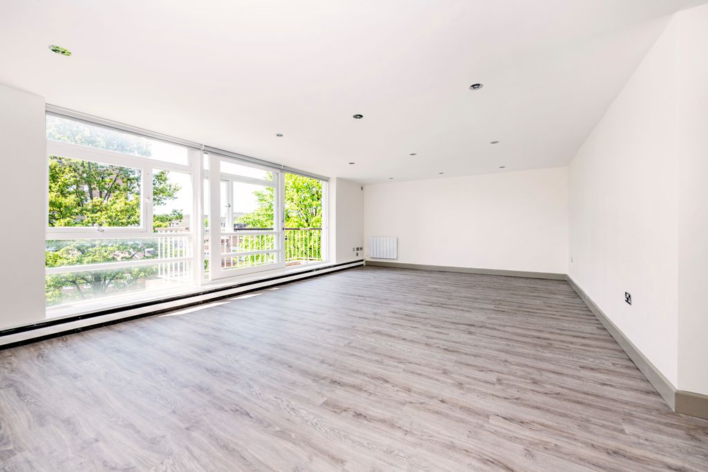 Property photo 2 of 12 Picture No. 06