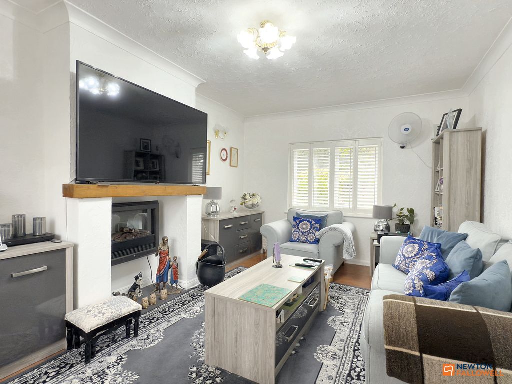 Property photo 3 of 27