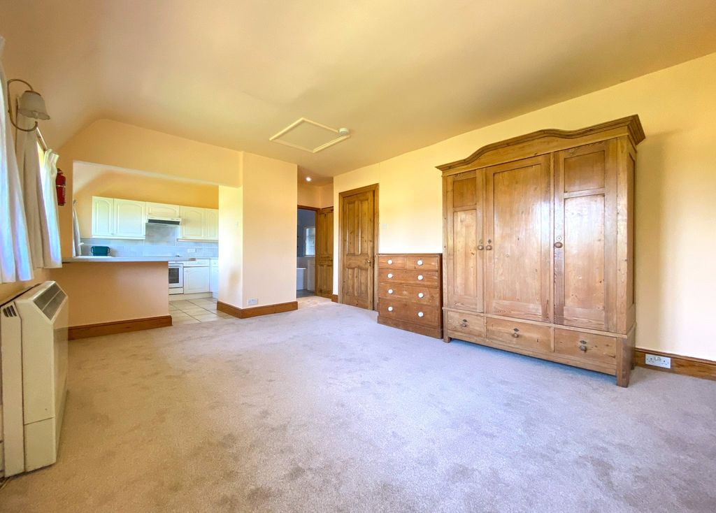 Property photo 3 of 8 Picture No. 20