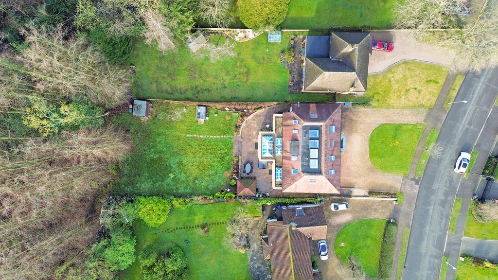 Additional image 40 of 6 bed detached house for salePine Grove, Brookmans Park AL9
