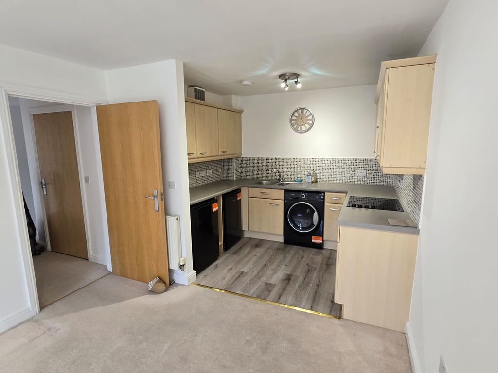 Property photo 3 of 24