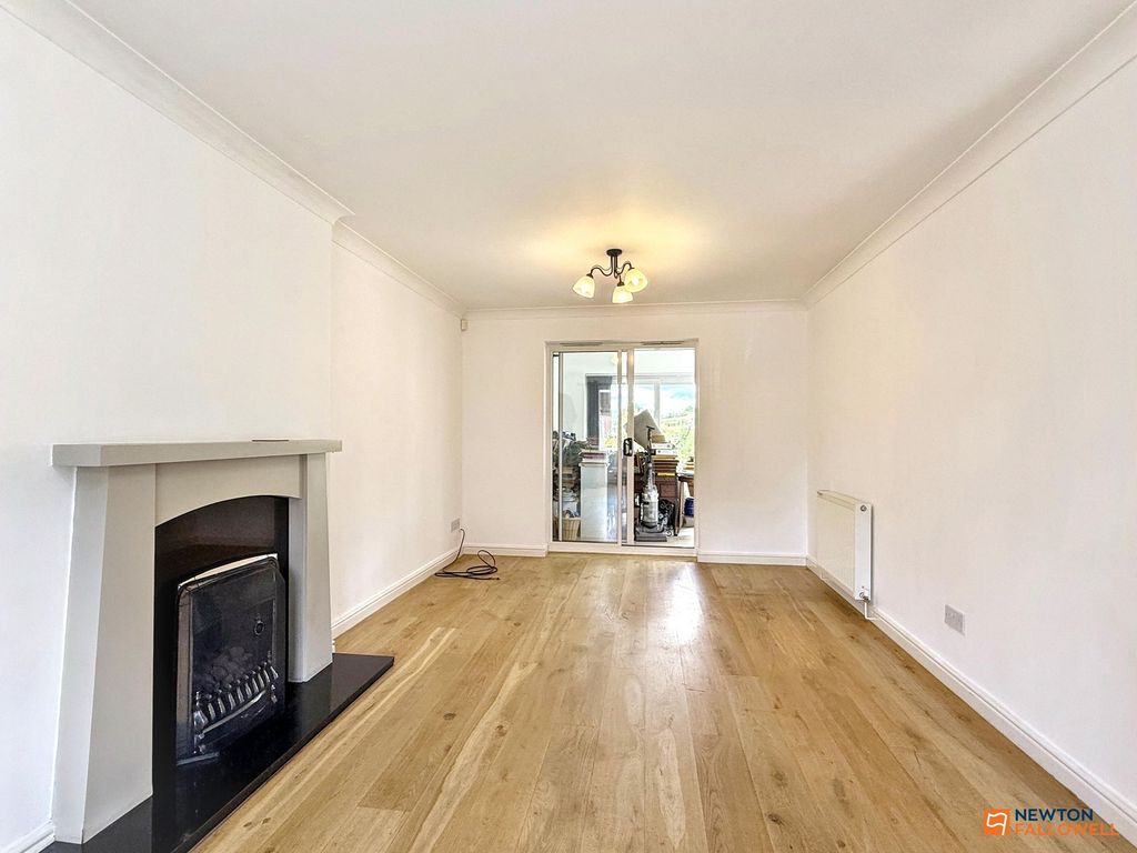 Property photo 3 of 27