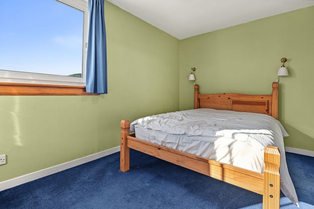 Property photo 3 of 43