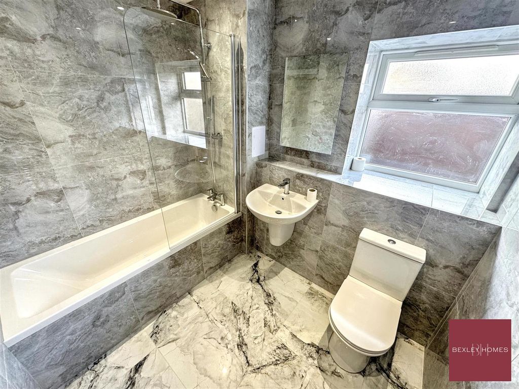 Property photo 3 of 13 Img_2261.Jpg