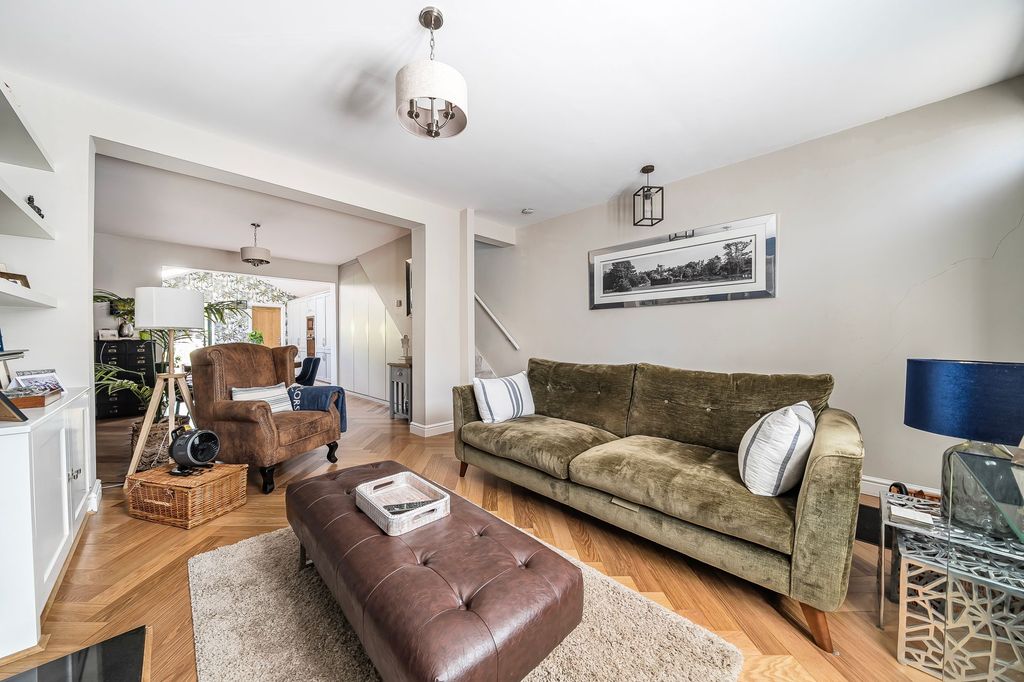 Property photo 2 of 12