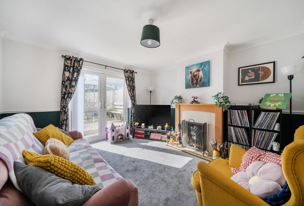 Property photo 2 of 18 1439056-8-69d6312...